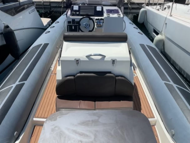 Alquiler Neumática Brig con o sin  título de navegación