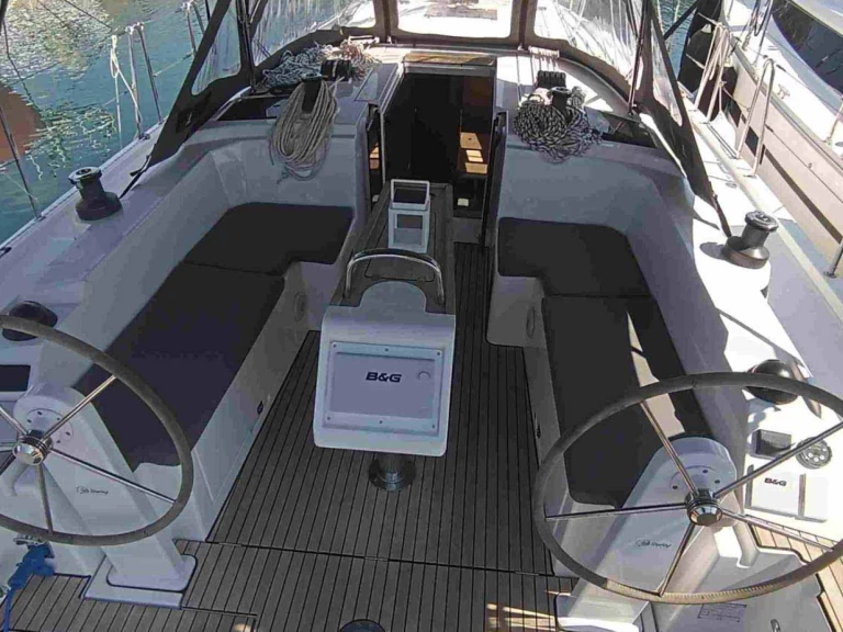 Velero para alquilar Tropea al mejor precio