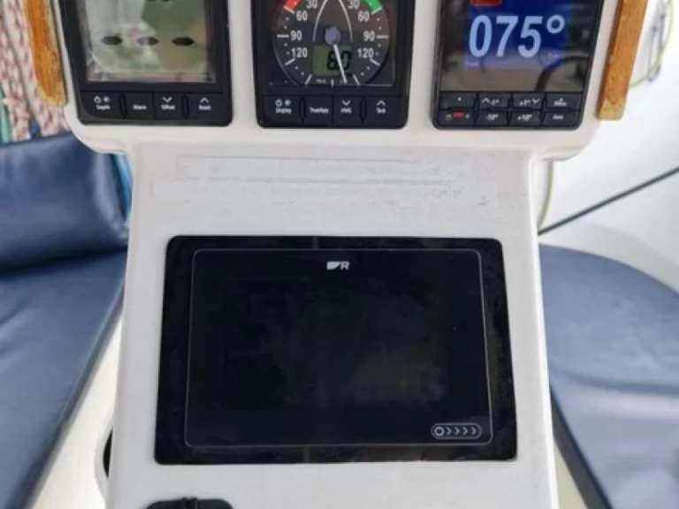 Alquiler de embarcaciones Bénéteau Oceanis 323 Clipper enMai Khao en Samboat