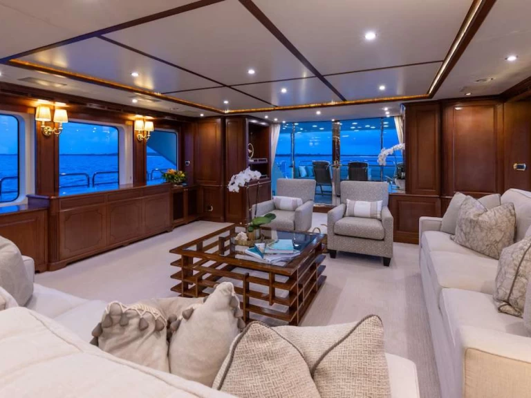 Alquiler Yate de lujo Benetti con o sin  título de navegación