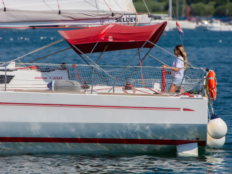 Alquiler de Elan Elan 350 Performance en Punat