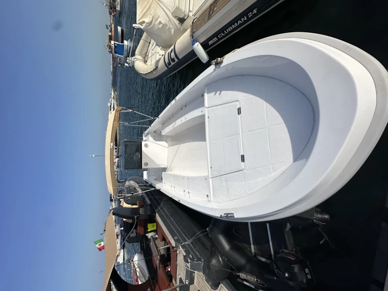 Alquiler de Conero Breeze 820 en Marzamemi