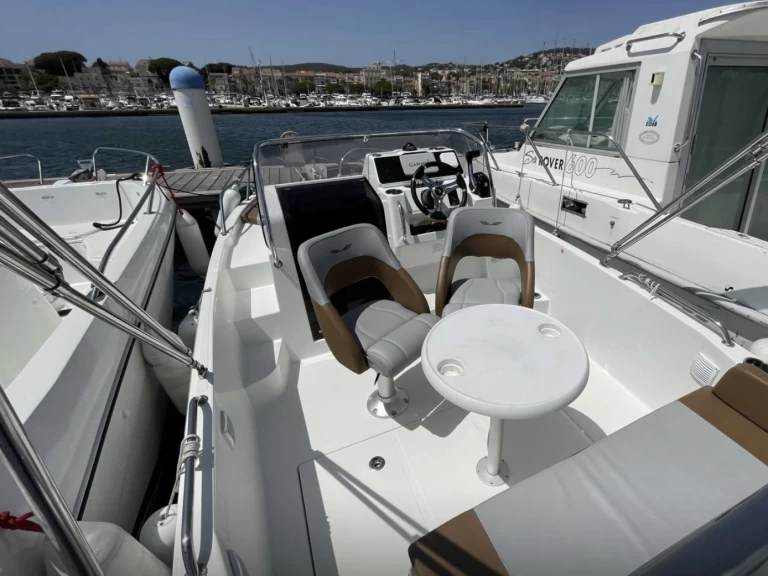 Alquiler de Lancha, con o sin patrón Bénéteau Antibes