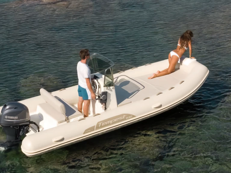 Alquiler de Capelli Tempest 530 en Six-Fours-les-Plages