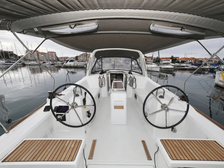 Alquiler de Velero, con o sin patrón Bénéteau Biograd na Moru