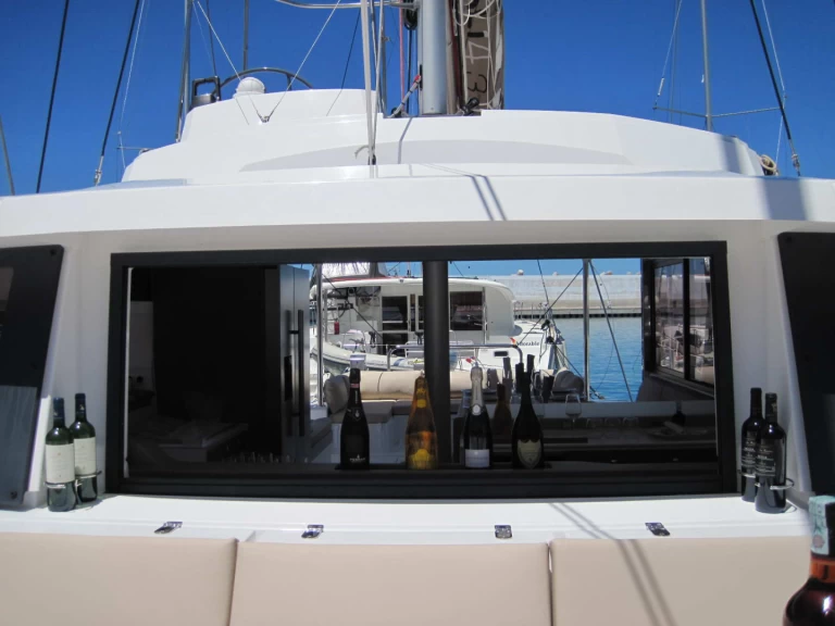 Alquiler Catamarán Bali con o sin  título de navegación