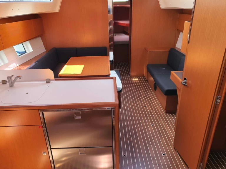 Velero para alquilar Álimos al mejor precio