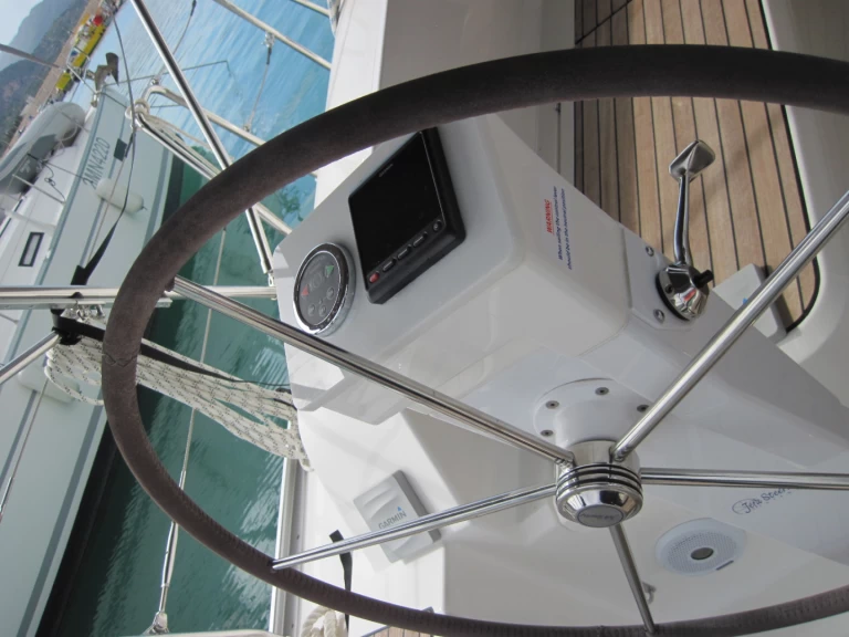 Bavaria Cruiser 41 de alquiler a Capo d'Orlando