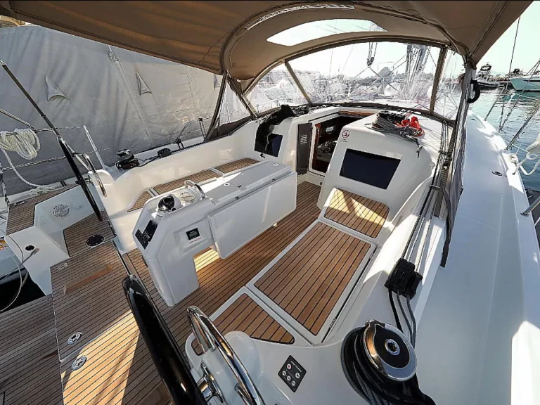 Alquiler Velero Jeanneau con o sin  título de navegación