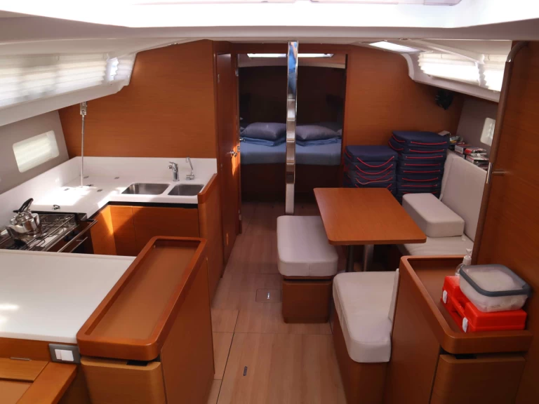 Jeanneau Sun Odyssey 440 de alquiler a Lefkáda