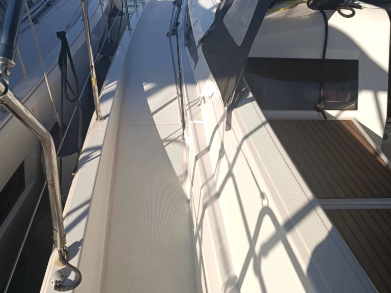 Alquiler Gouviá - Jeanneau Sun Odyssey 440 en SamBoat