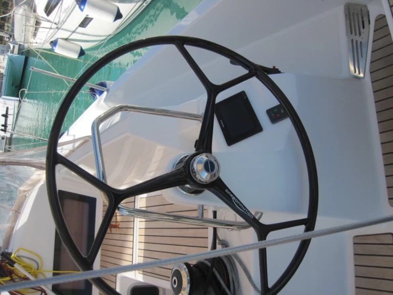 Alquiler Velero Jeanneau con o sin  título de navegación