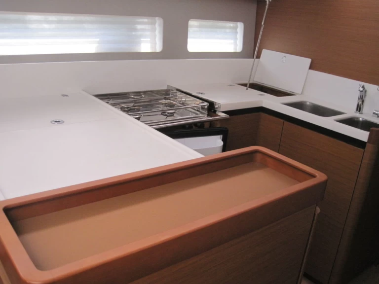 Jeanneau Sun Odyssey 440 de alquiler a Capo d'Orlando
