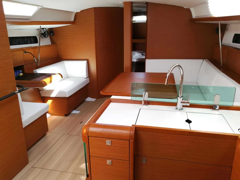 Alquiler de Jeanneau Sun Odyssey 449 en Agropoli