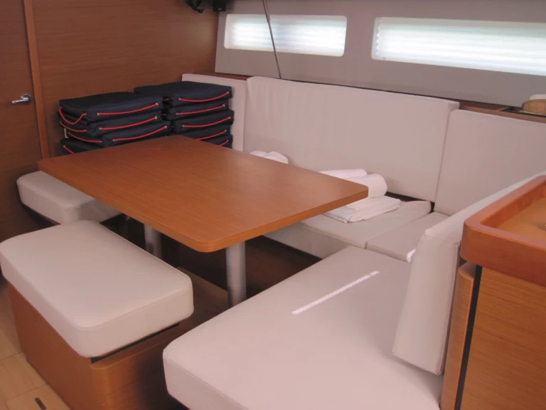 Alquiler de Jeanneau Sun Odyssey 490 en Capo d'Orlando