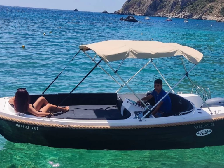 Alquiler de Assos T-Assos en Palaiokastrítsa