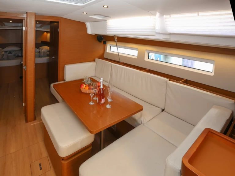 Alquiler Velero Jeanneau con o sin  título de navegación