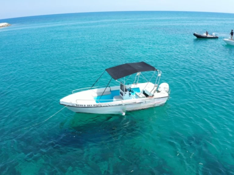 Alquiler Lancha en Latchi - IORDANOU LTD AMATHUNTA 180