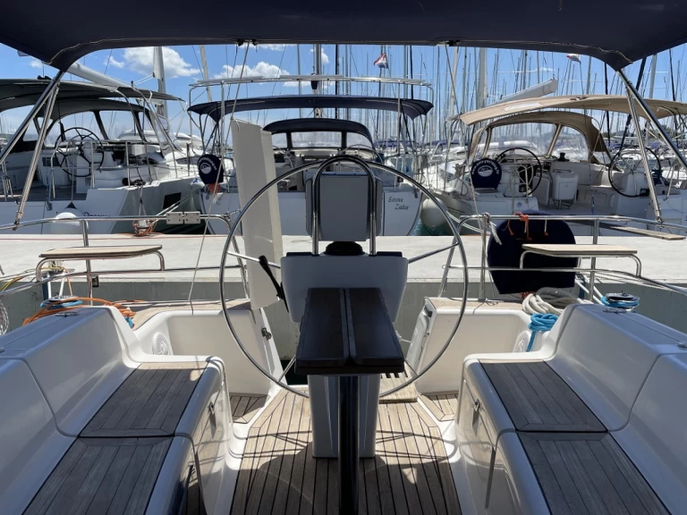 Alquiler de embarcaciones Eminence Eminence 40 enSukošan en Samboat