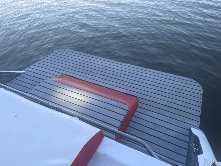 Alquiler de embarcaciones Régal Valenti 190 enAbejar en Samboat