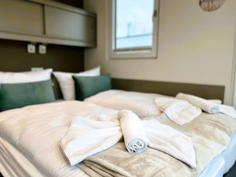 Alquiler de Casa flotante, con o sin patrón FLOATING Kröslin