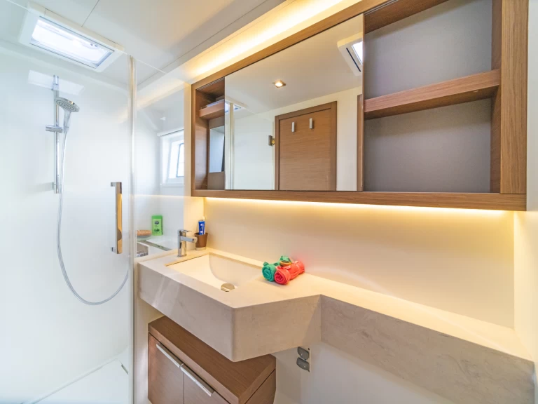 Alquiler de Catamarán, con o sin patrón Lagoon Lefkáda