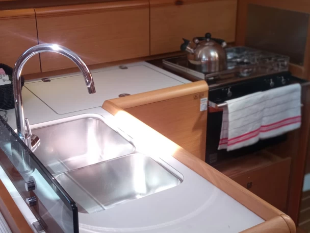 Alquiler de Velero, con o sin patrón Jeanneau Skradin