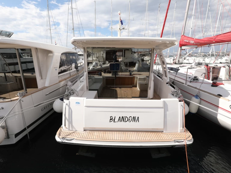 Alquiler Yate de lujo Greenline Yachts con o sin  título de navegación