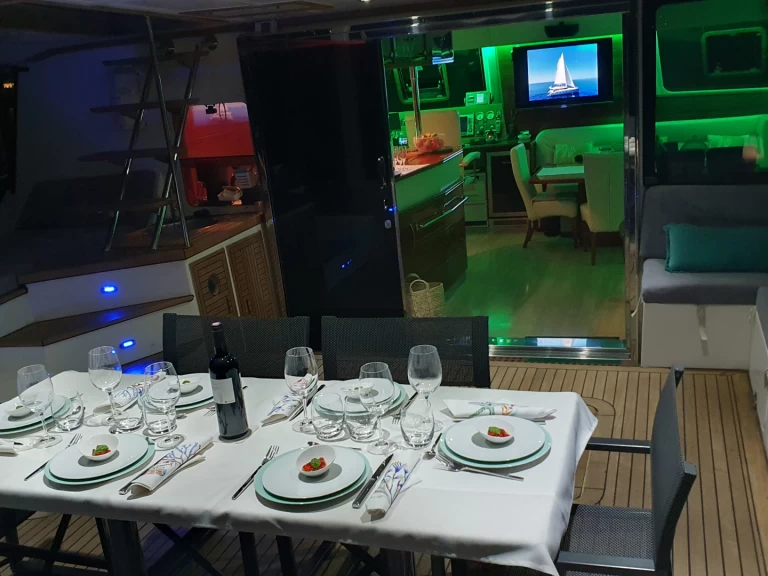 Alquiler Catamarán Sunreef con o sin  título de navegación