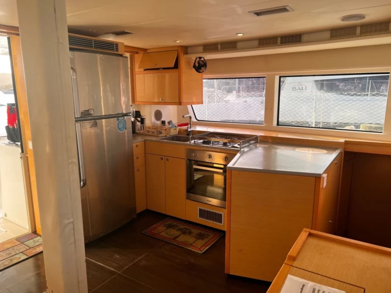 Alquiler Catamarán Lagoon con o sin  título de navegación