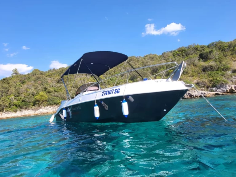 Alquiler de barcos Stari Grad barato de Eden 22