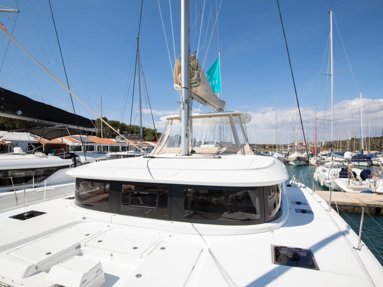 Alquiler de Lagoon Lagoon 46 en Pomer