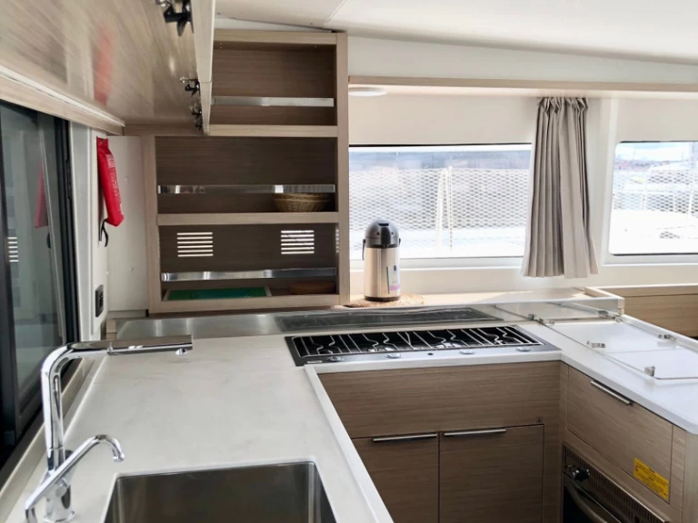 Alquiler Pomer - Lagoon Lagoon 46 en SamBoat