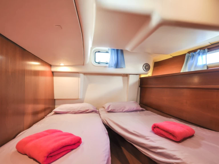 Alquiler Velero Jeanneau con o sin  título de navegación