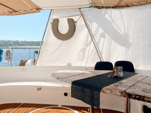 Alquiler Catamarán Fountaine Pajot con o sin  título de navegación