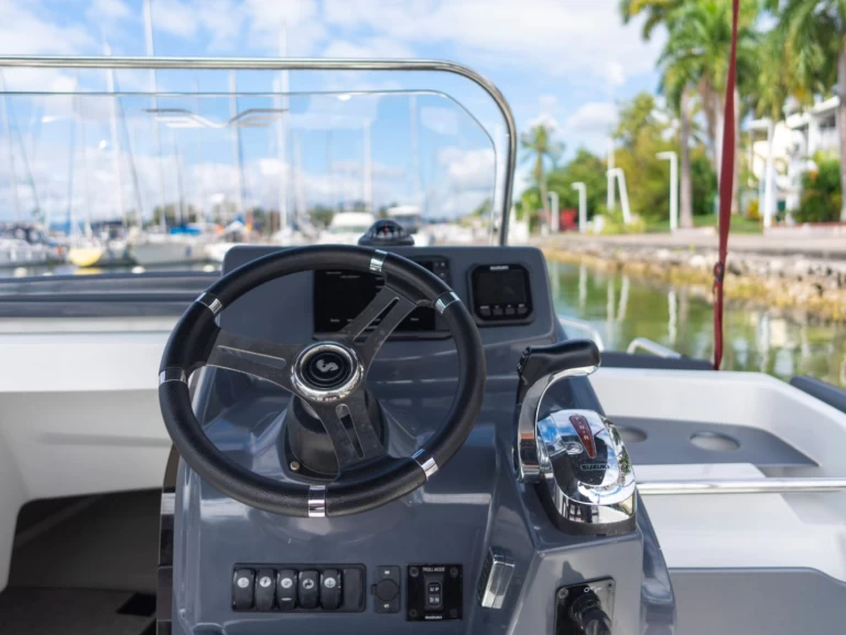 Alquiler de barcos Le Gosier barato de Flyer 6.6 SUNdeck