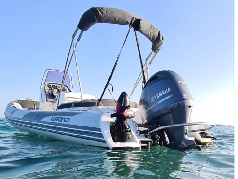 Alquiler Neumática Grand Boats con o sin  título de navegación