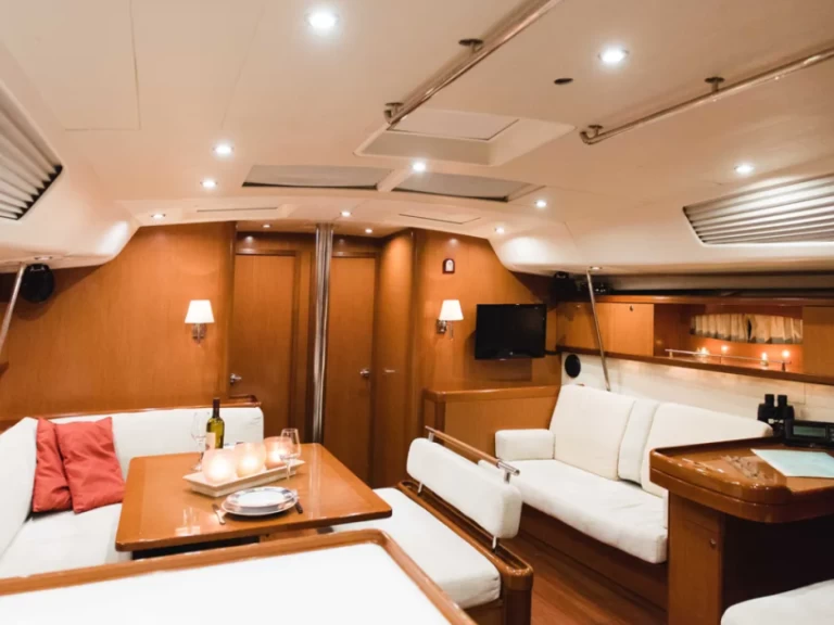 Alquiler de Velero, con o sin patrón Bénéteau Lefkáda