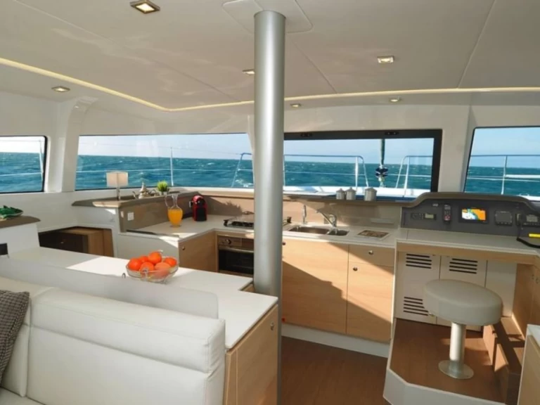 Alquiler de Catamarán, con o sin patrón Bali Praslin Island