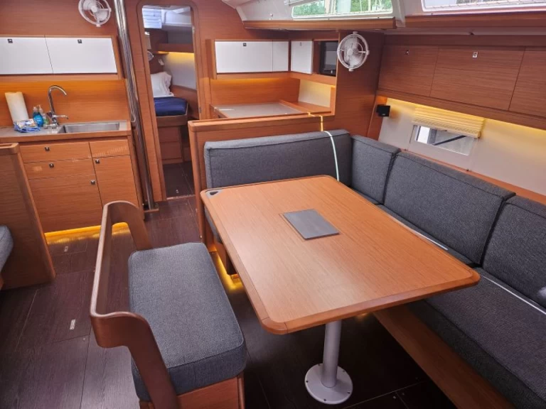 Alquiler de barcos Frenchtown barato de Dufour 430