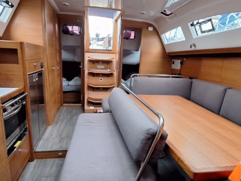 Elan Impression 45.1 de alquiler a Trogir