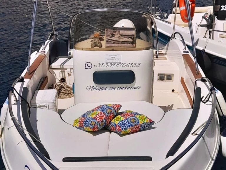 Alquiler de Ascari Prestige one en Lipari