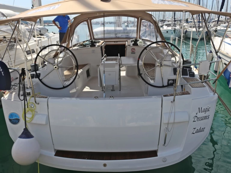 Alquiler de embarcaciones Jeanneau Sun Odyssey 509 enSukošan en Samboat
