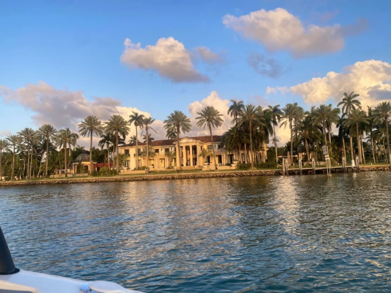 Alquiler Miami - Sea Ray Sea Ray 270 Sundeck Outboard en SamBoat