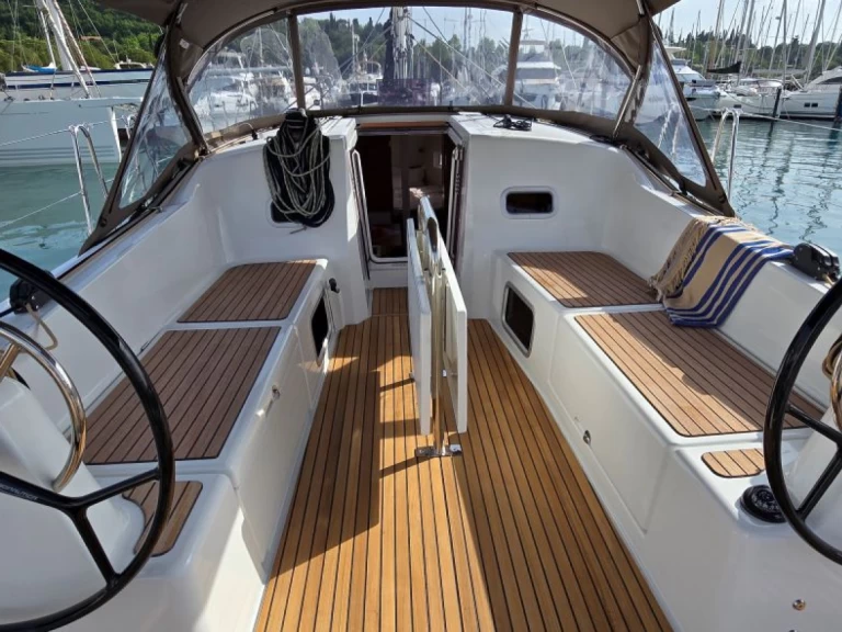 Jeanneau Sun Odyssey 380 de alquiler a Pula