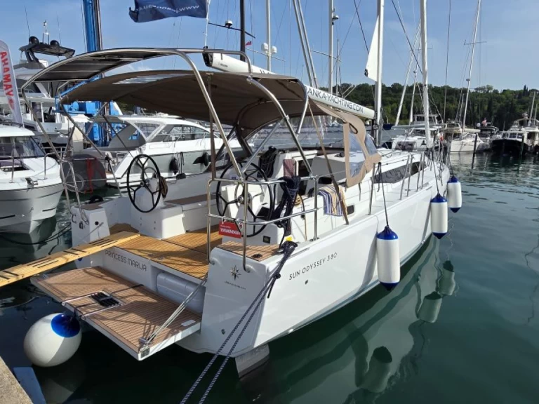 Alquiler Velero en Pula - Jeanneau Sun Odyssey 380