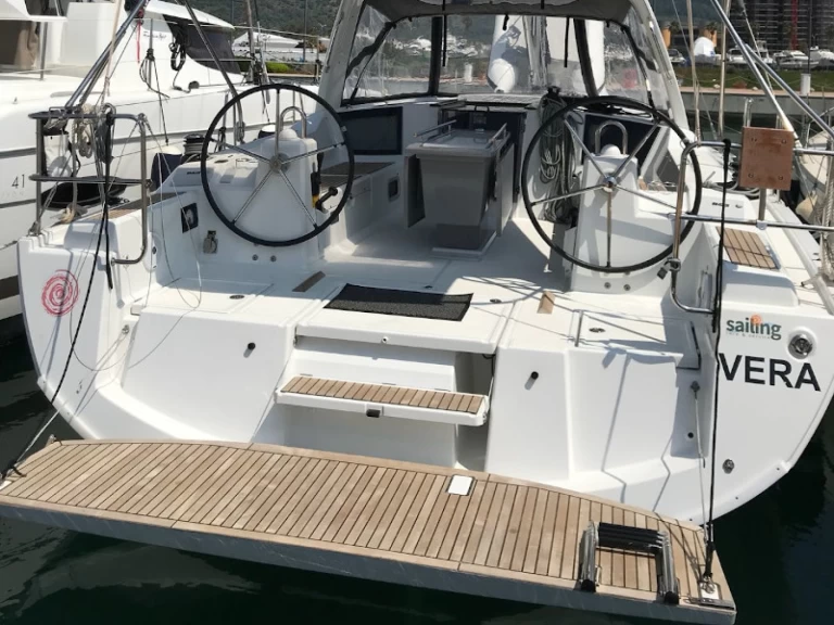 Alquiler de Bénéteau Oceanis 41.1 en Puntone