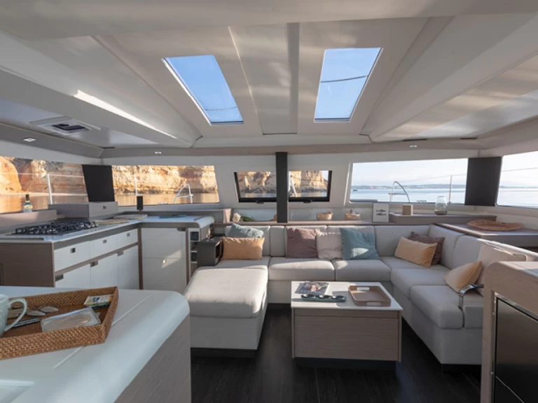 Alquiler de Catamarán, con o sin patrón Fountaine Pajot Paros (Isla)