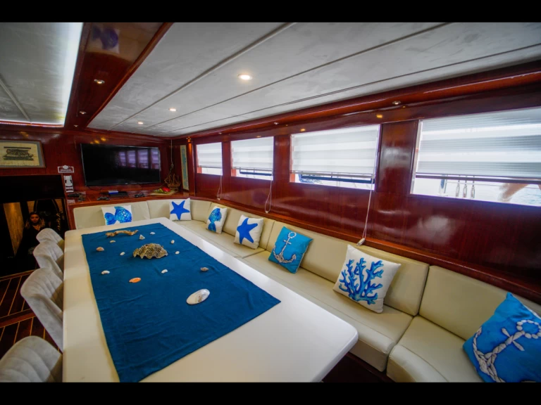  QUEEN OF RTT de alquiler a Marmaris