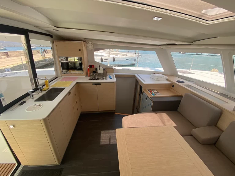 Alquiler Catamarán Fountaine Pajot con o sin  título de navegación